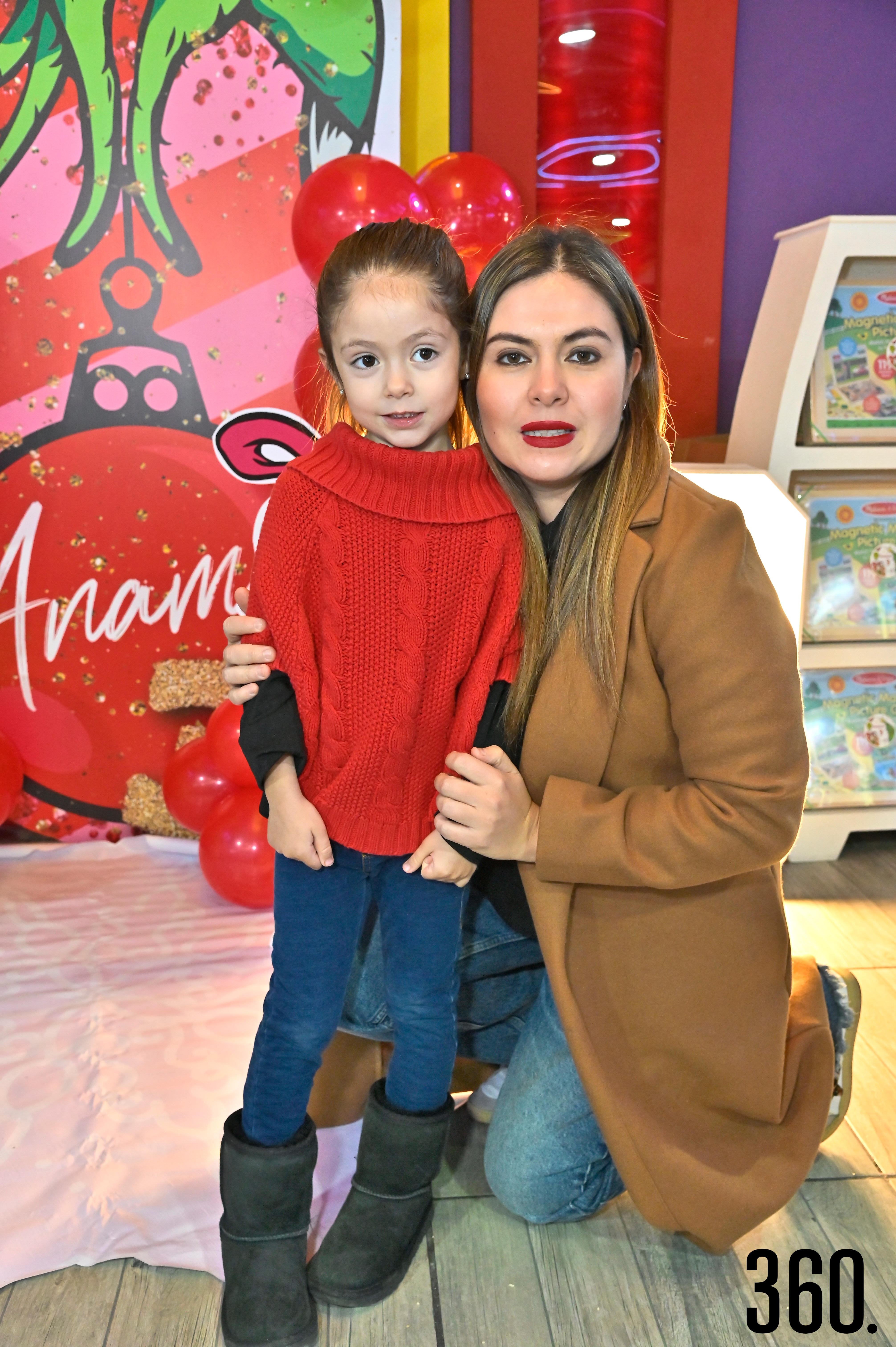 Emilia Cavazos y Nancy Ramos.