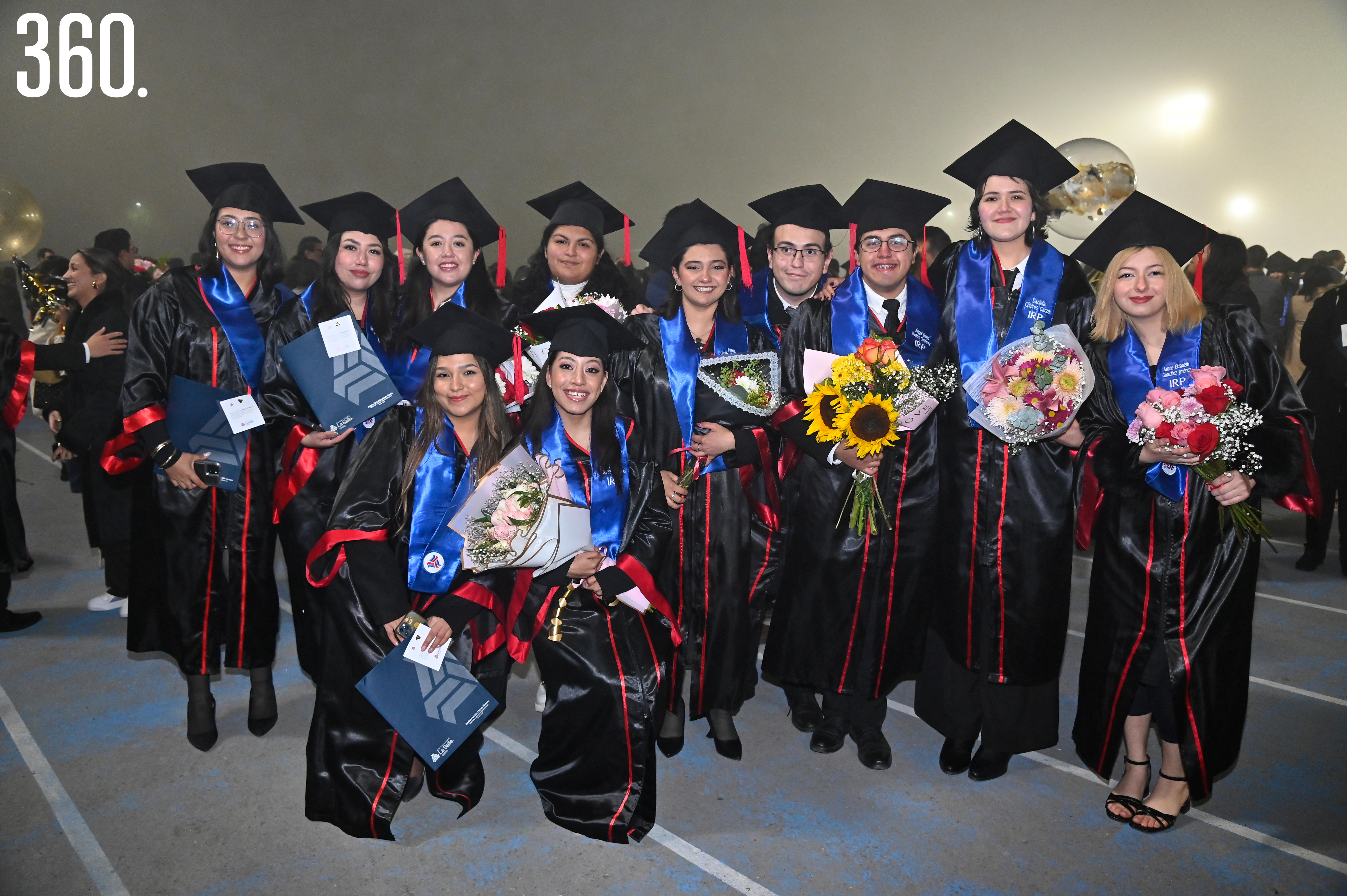 Alumnos de la carrera de Idiomas y Relaciones Públicas.