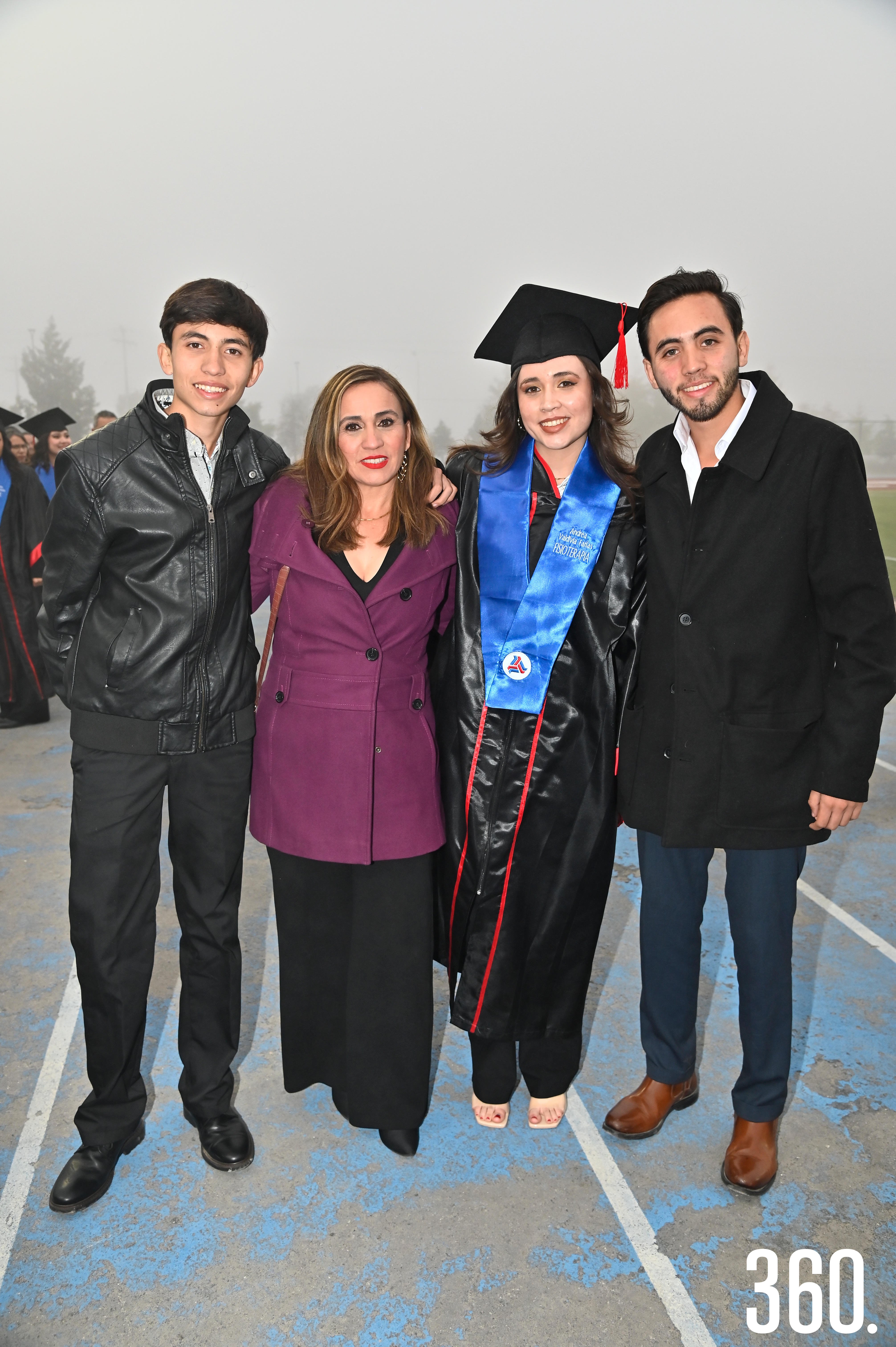 Emilio Valdivia, Erika Frías, Andrea y Dilan Valdivia.