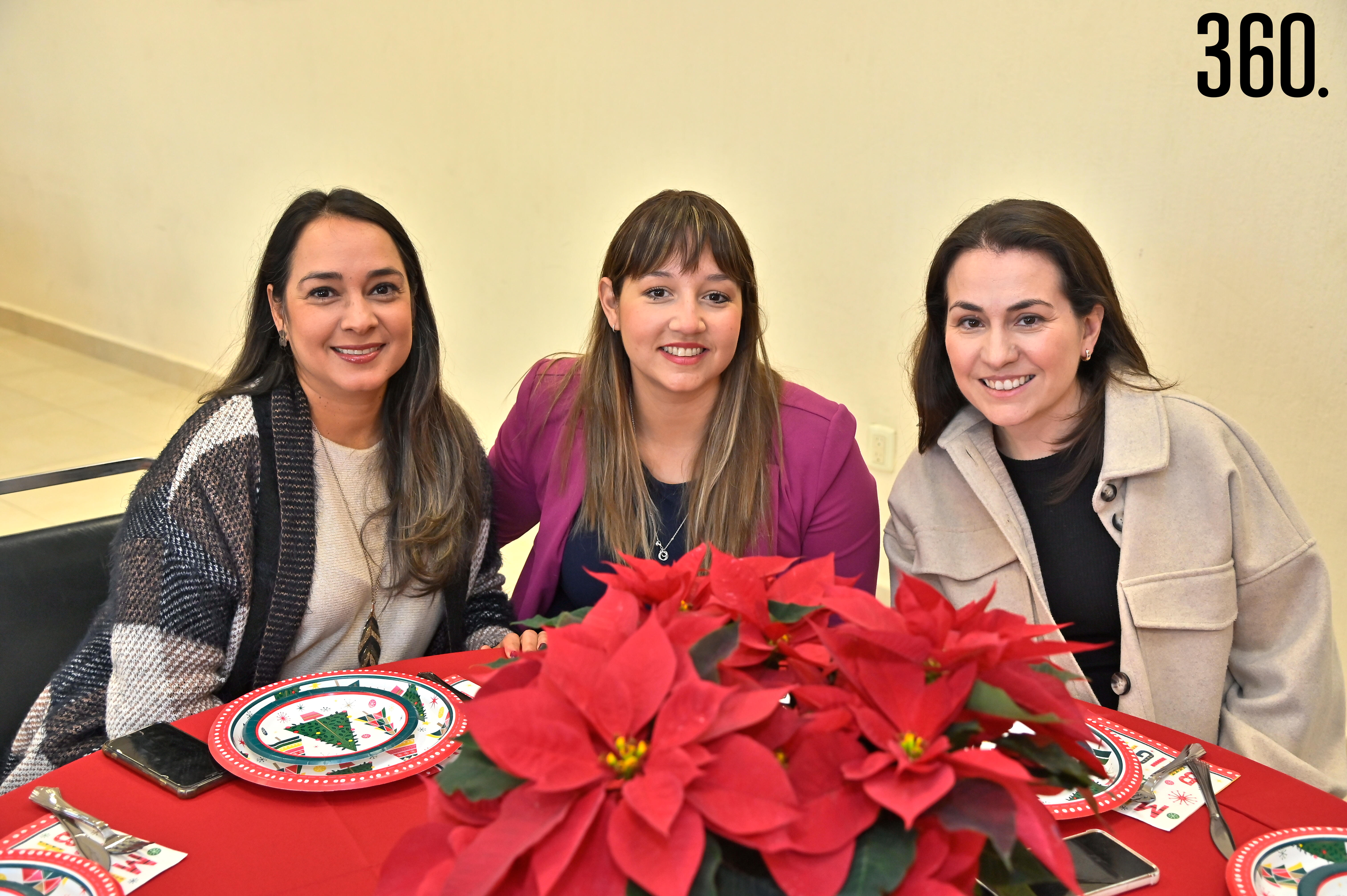 Claudia García, Ana Dávila y Laura Valdés.