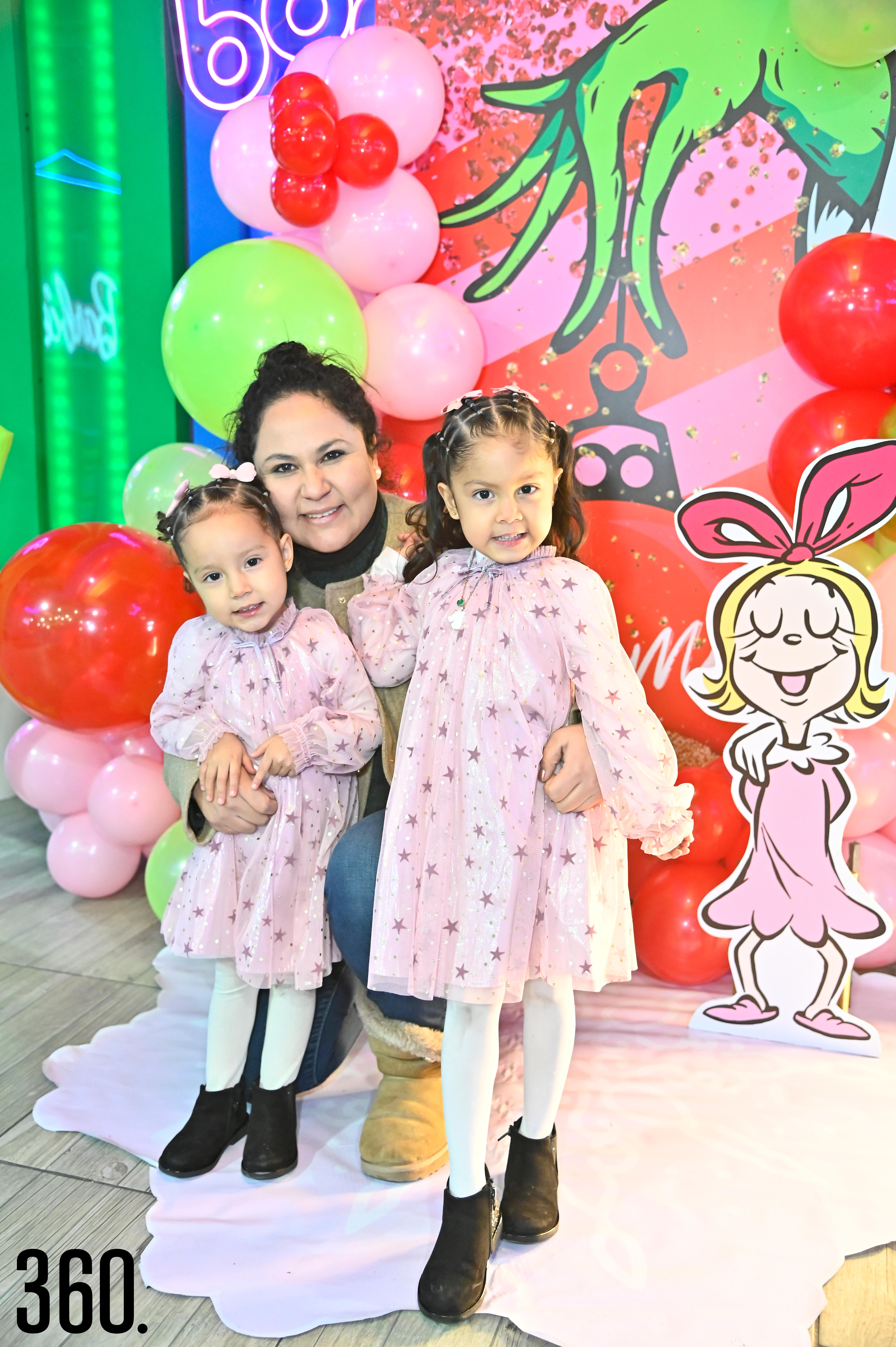 Marcela Limón con sus hijas, María Elisa y Ana Sofía Torres.