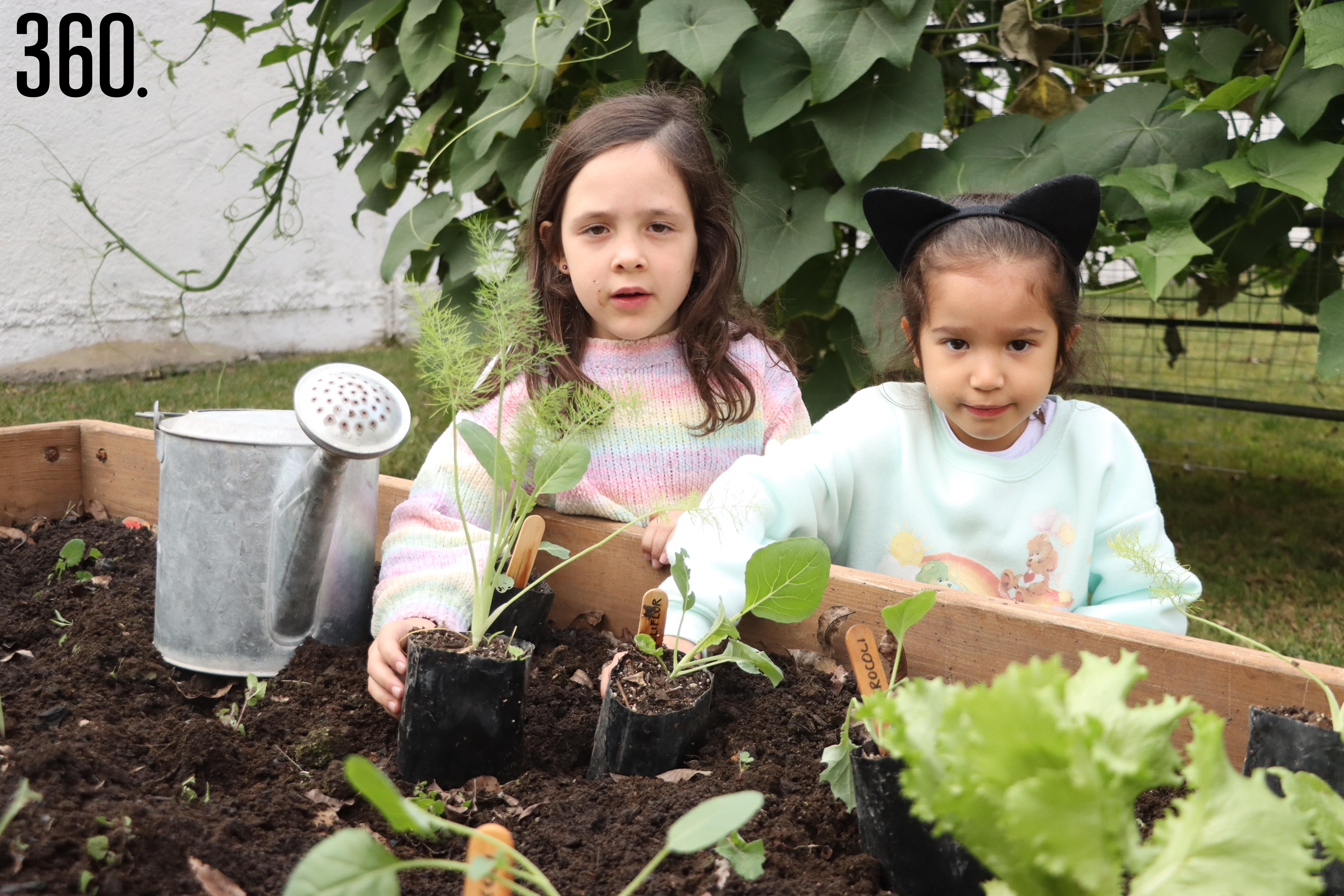 Regina Colmenero y Aria Vega.