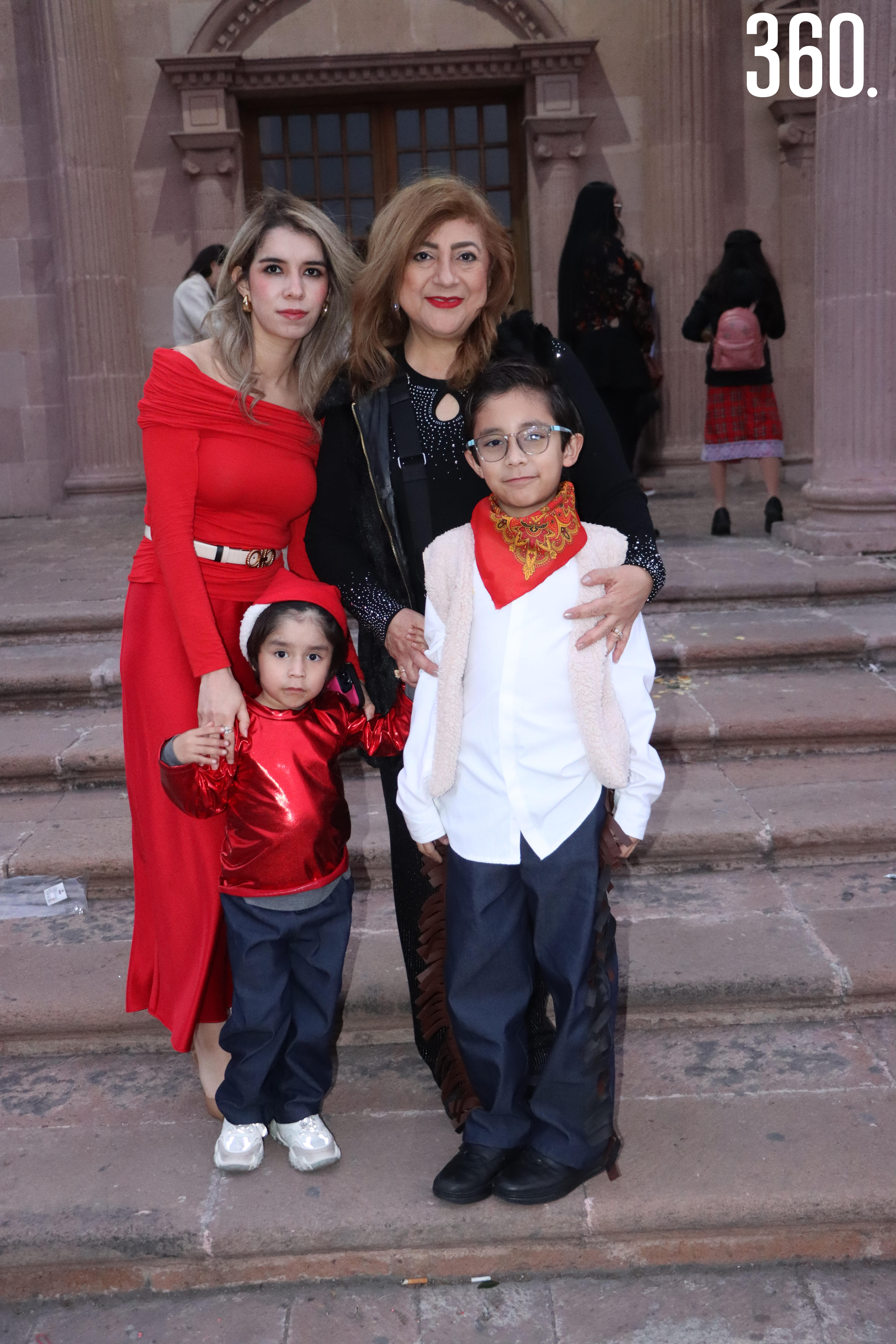 Alejandra Valdés, Patricia Muñoz, César y Armando Briseño.