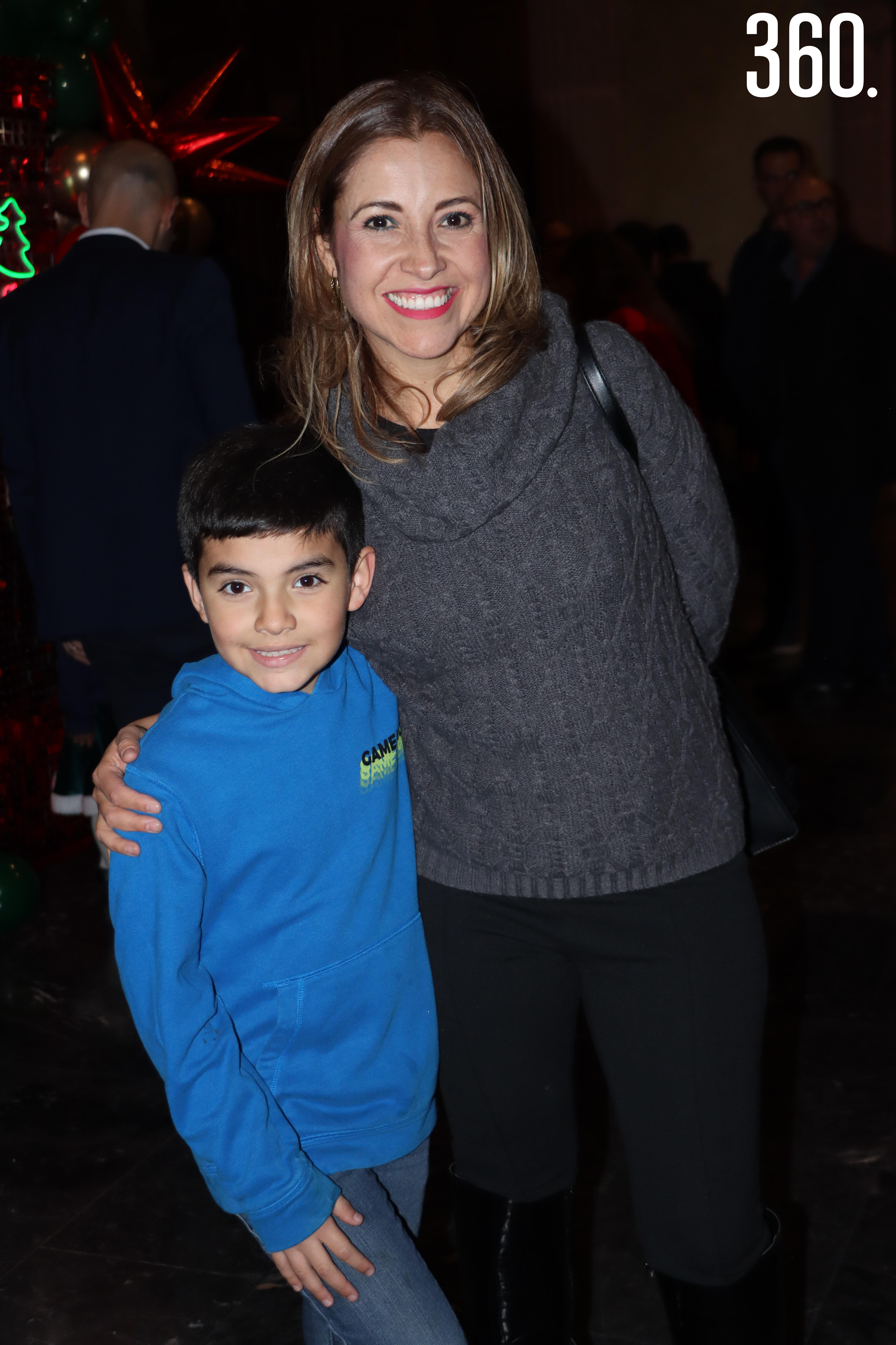Gael Martínez y Cris Vargas.