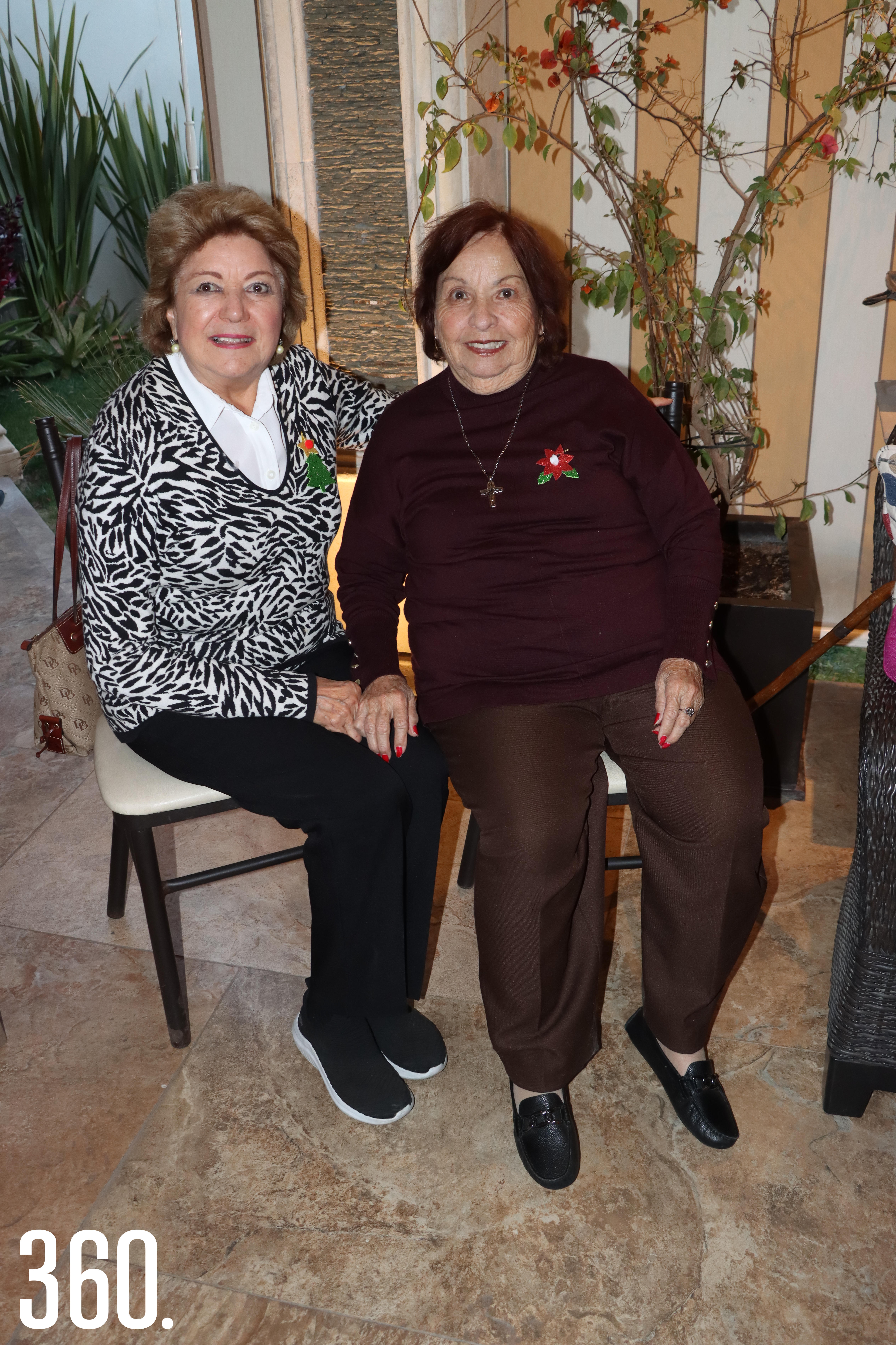 Ana María Mendoza y Luly Alvarado.
