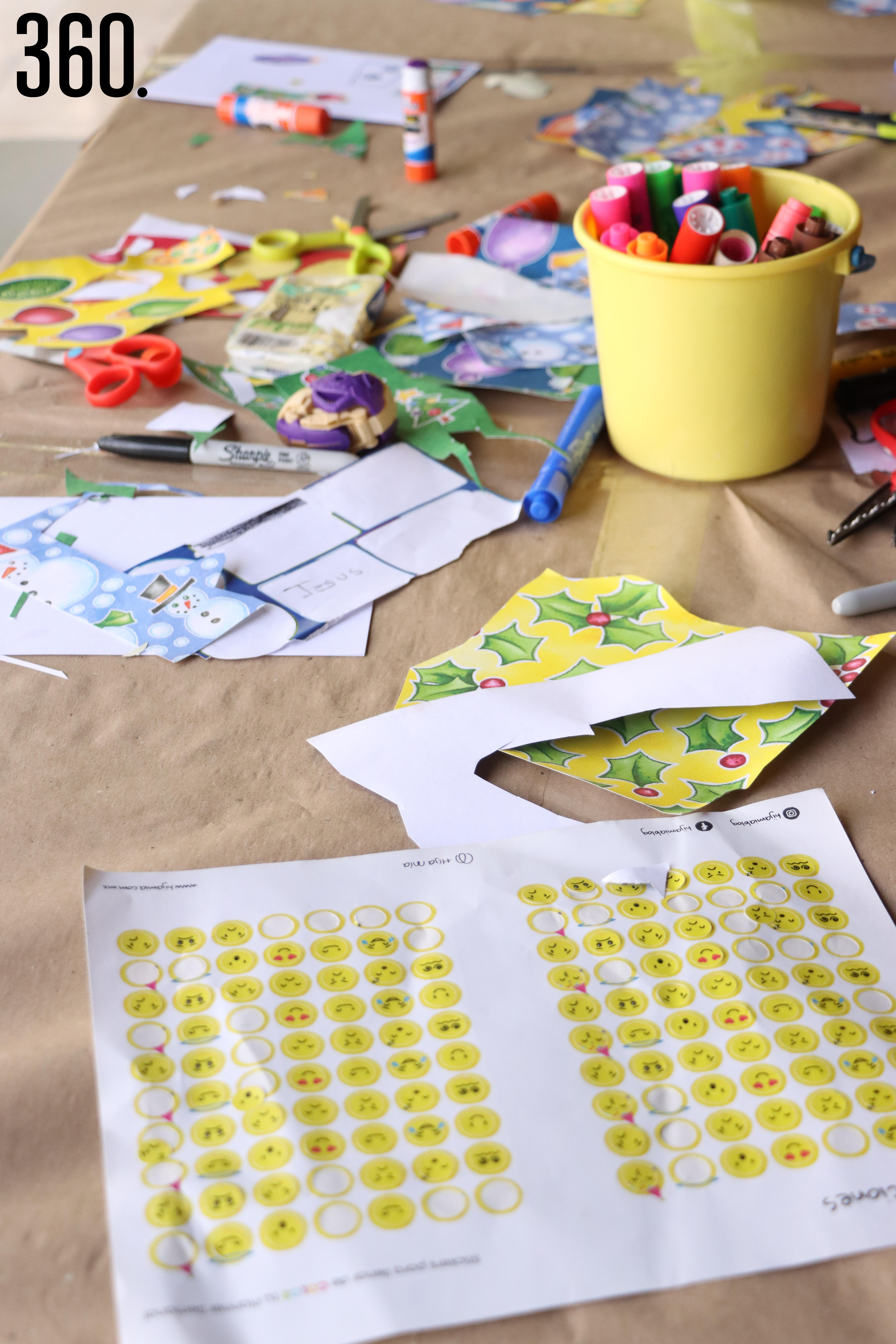 Materiales de pintura y manualidades.