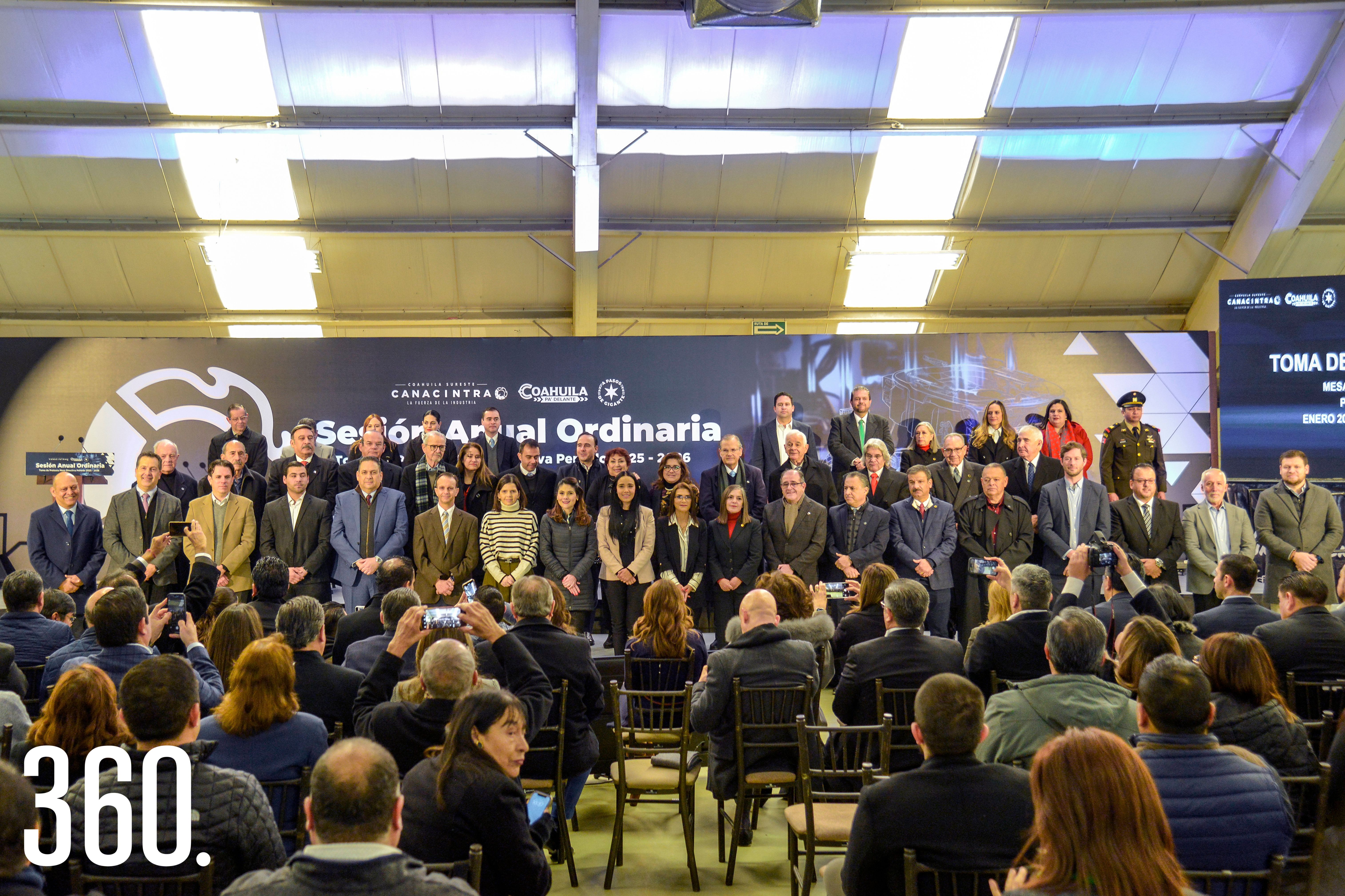 Nueva mesa directiva de CANACINTRA.