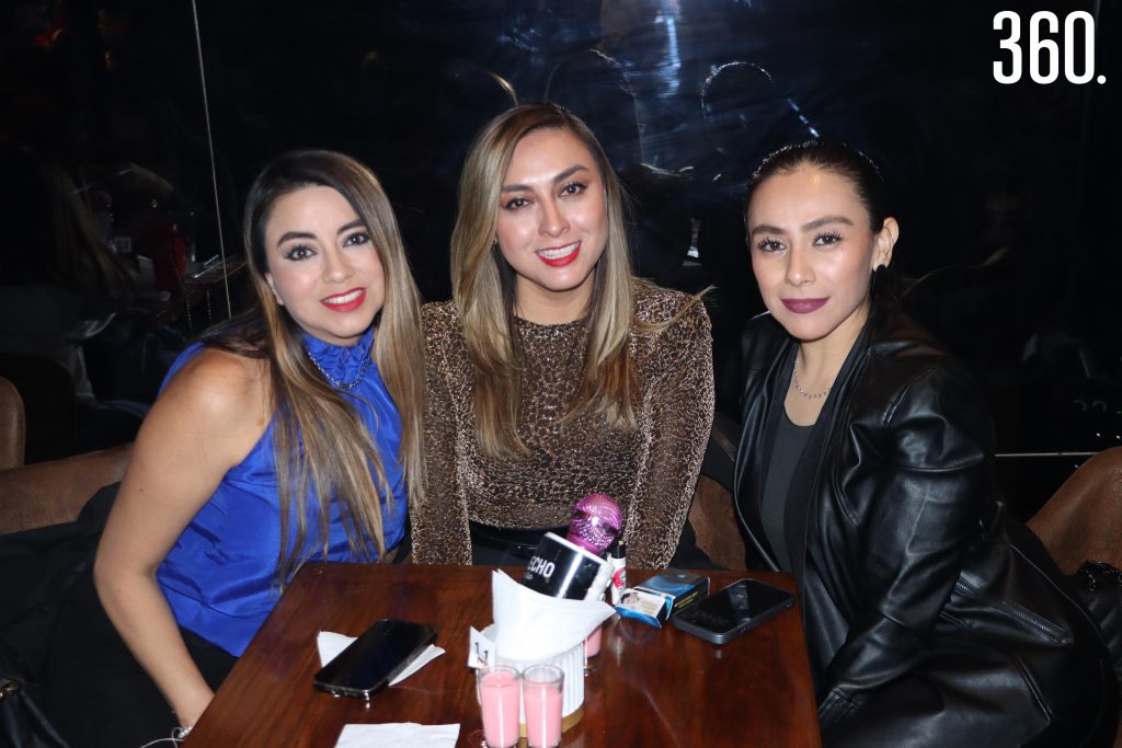 Vero Núñez, Yessica Flores y Ale Zárate.
