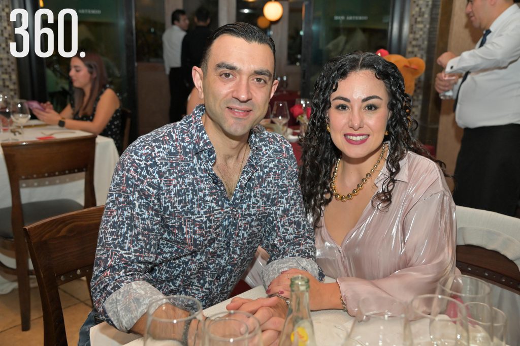 Alfredo Apess y Laura Campos.