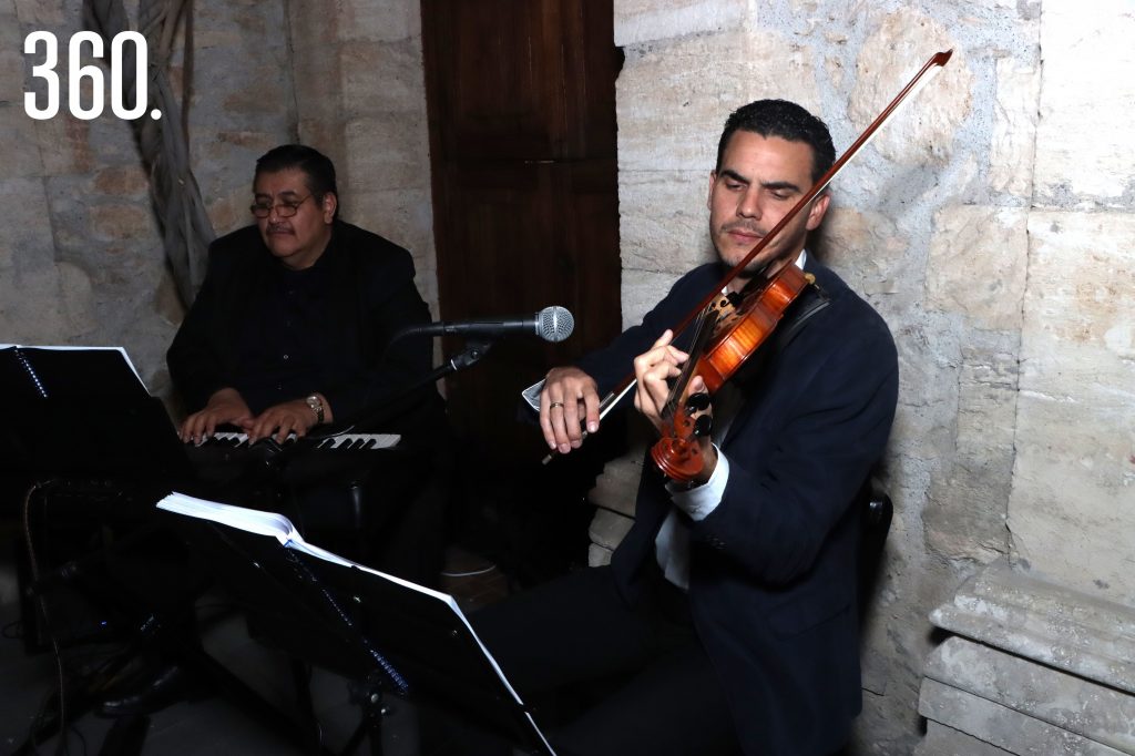 Disfrutaron de la música en vivo.
