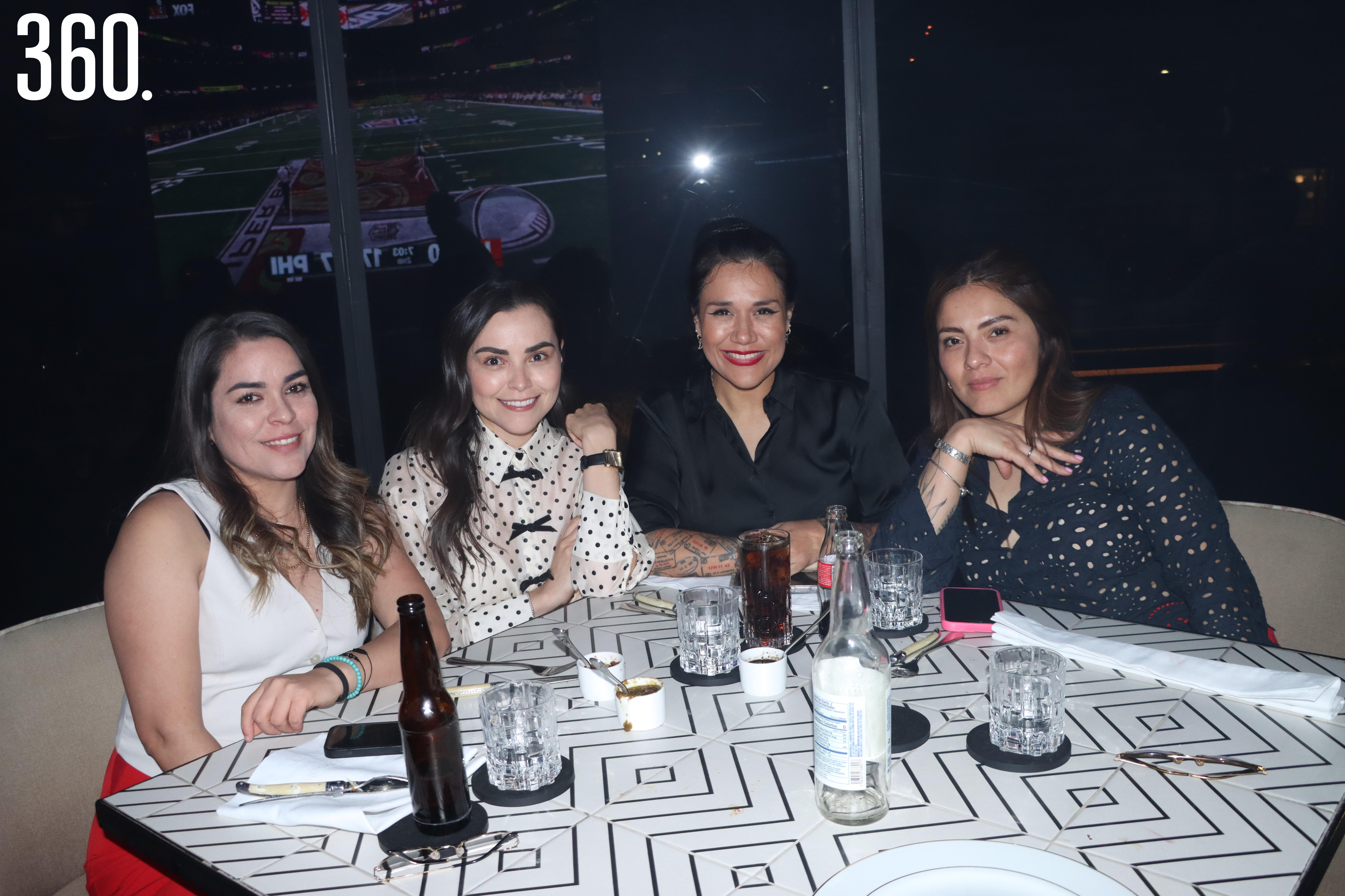 Vianela Coronel, Nayra Rivera, Gaby Rojas y Mónica Loera.