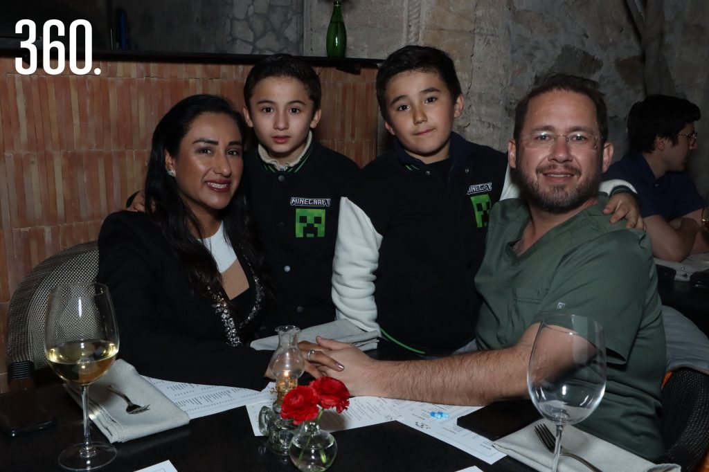 Familia Flores Aguirre.