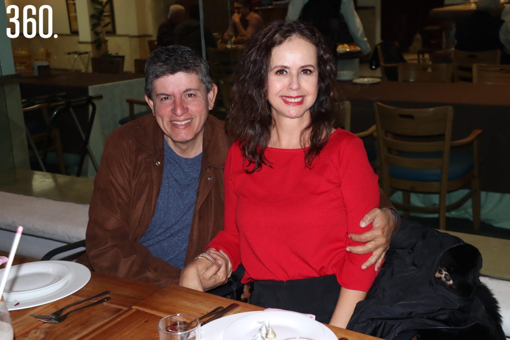 Luis Villaseñor y Rosario Garza.