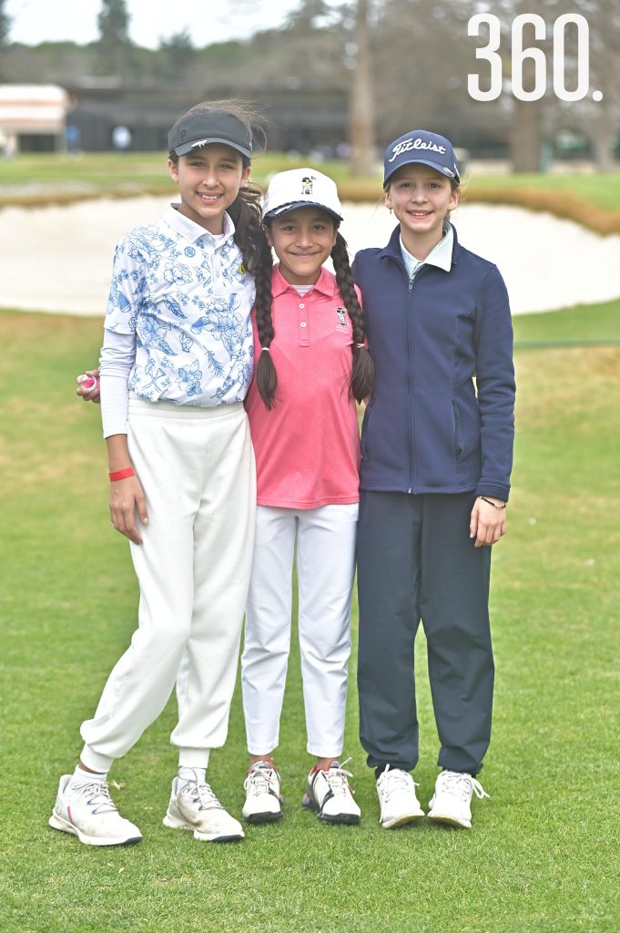 Annika Barahona, Helena Luciana Sánchez y Mariel López.