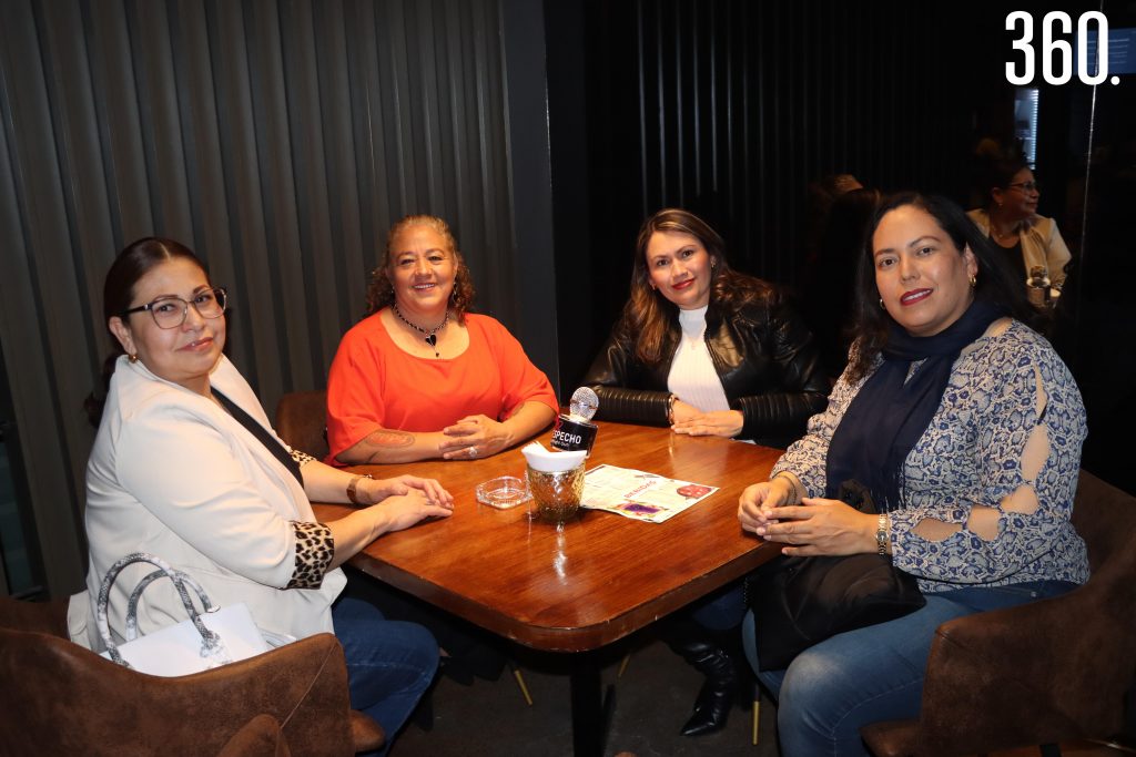 Irma Pérez, Dolores Medrano, Raquel Quiñones y Lucía Lara.