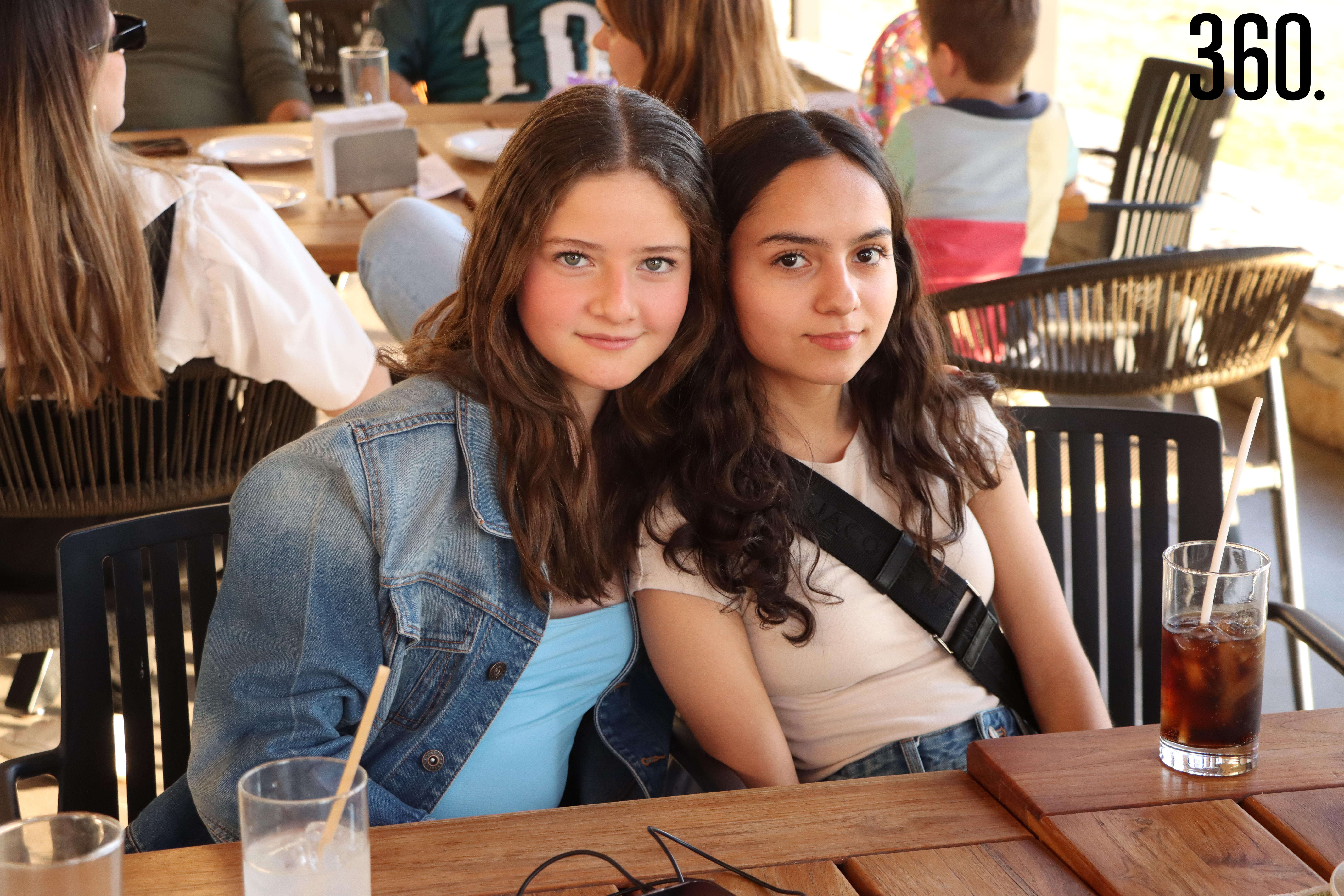 Isabella Gold y Marian Flores.