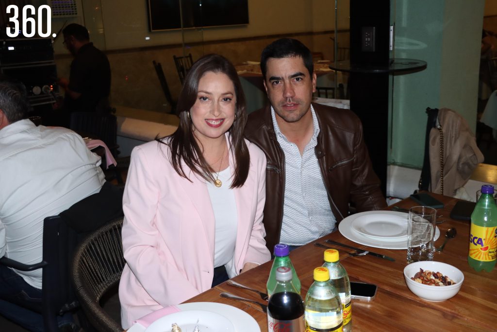Daniela Esparza y Andrés Villasante.