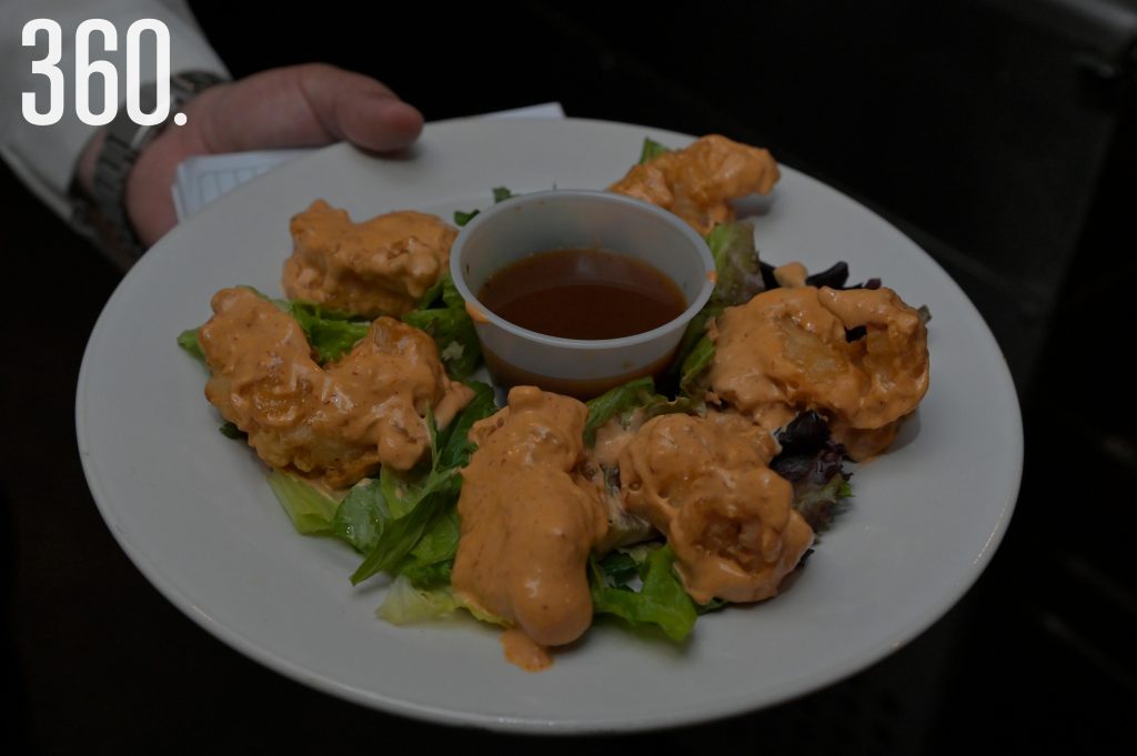 Los comensales disfrutaron de deliciosos platillos.