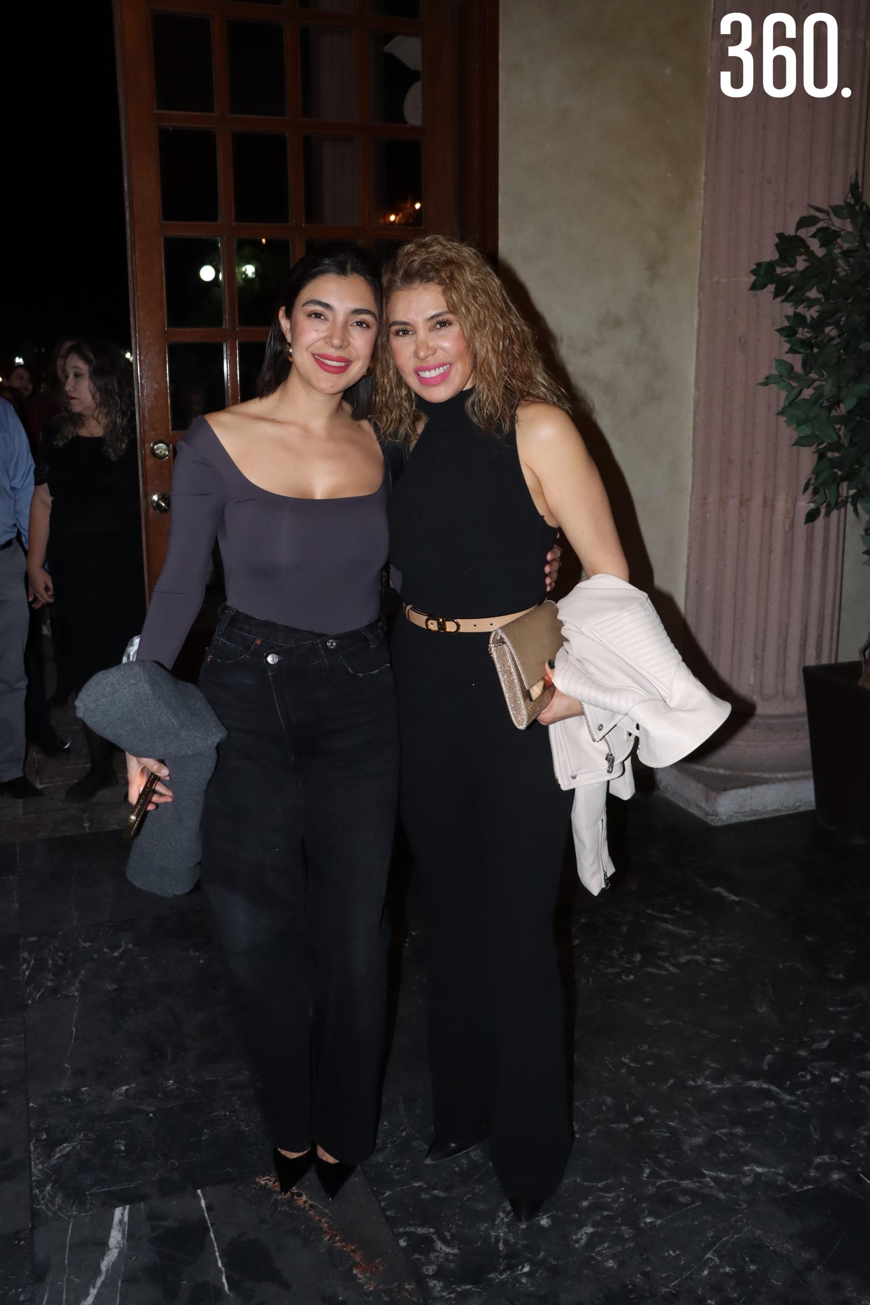Tania Moreira y Claudia Ortiz.
