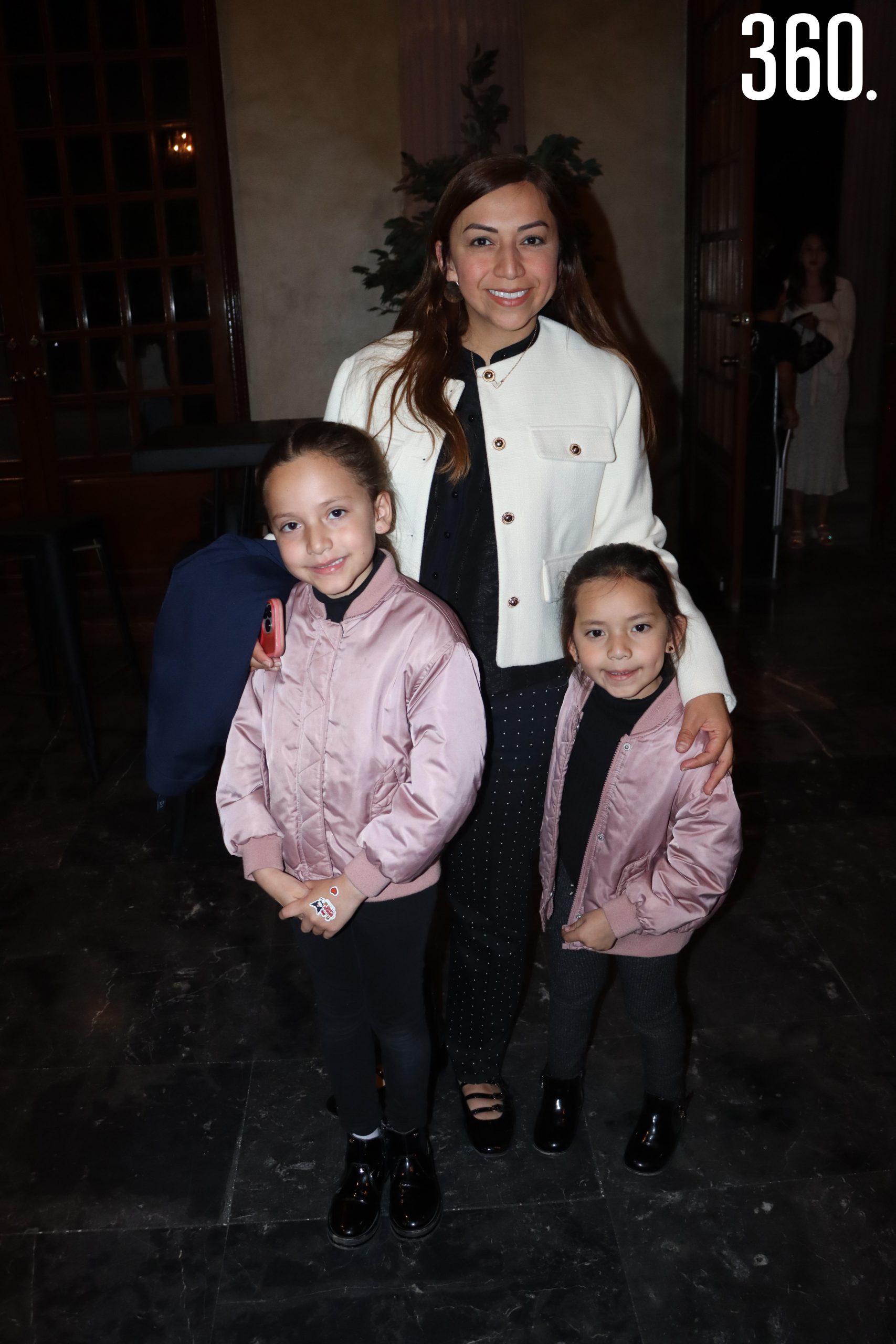 Sarahe Acuña, Ana Emilia y Regina Varela.