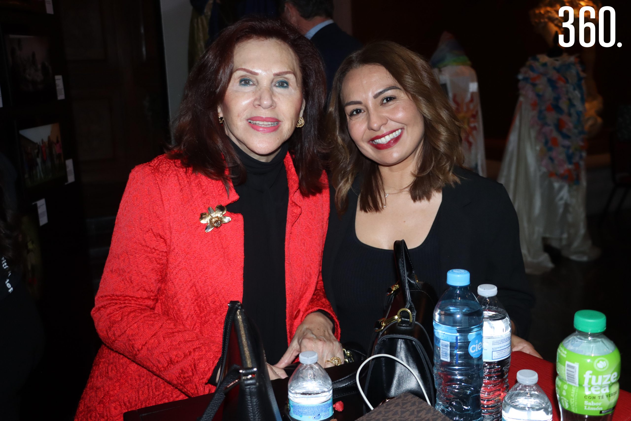 Martha Morales e Hilda González.