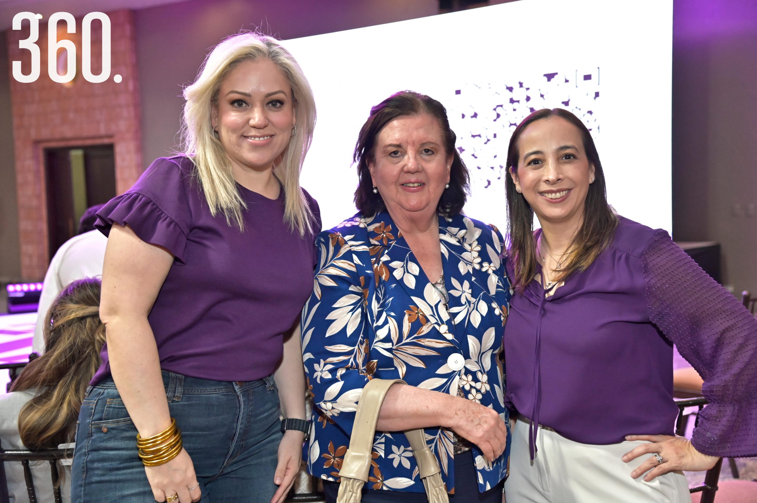 Verónica Tomás de Salinas, Cony Gutiérrez y Cecilia Juárez.