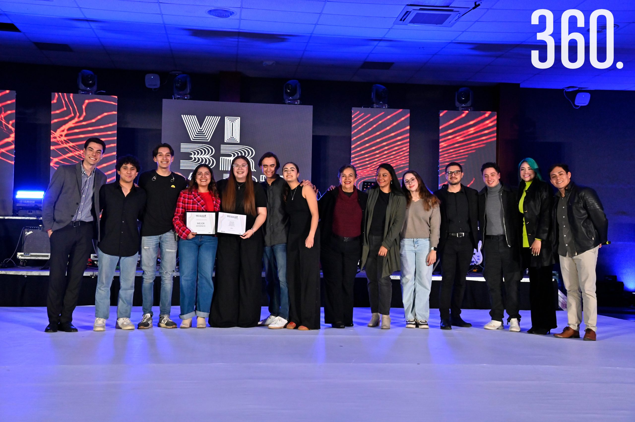 Primer lugar de canción, por el tema “Libre”.