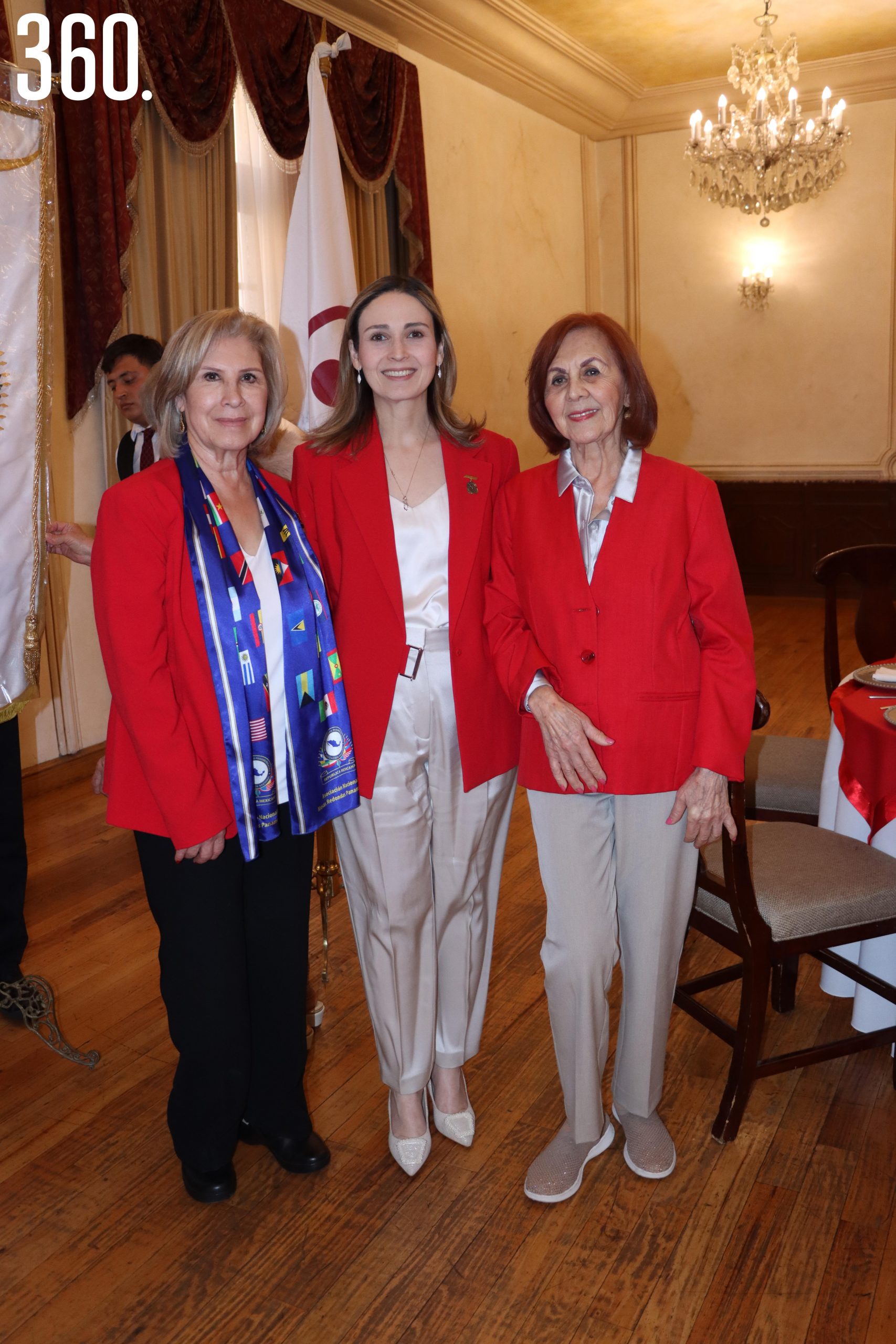 Rosy Almanza, Marcela Arizpe de Musa y Lupita Saade.