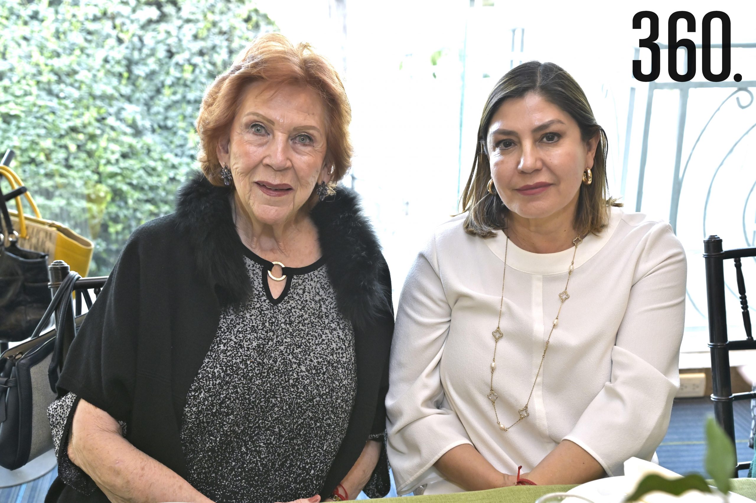 Rosa Angélica Garza y Mayela Hernández.