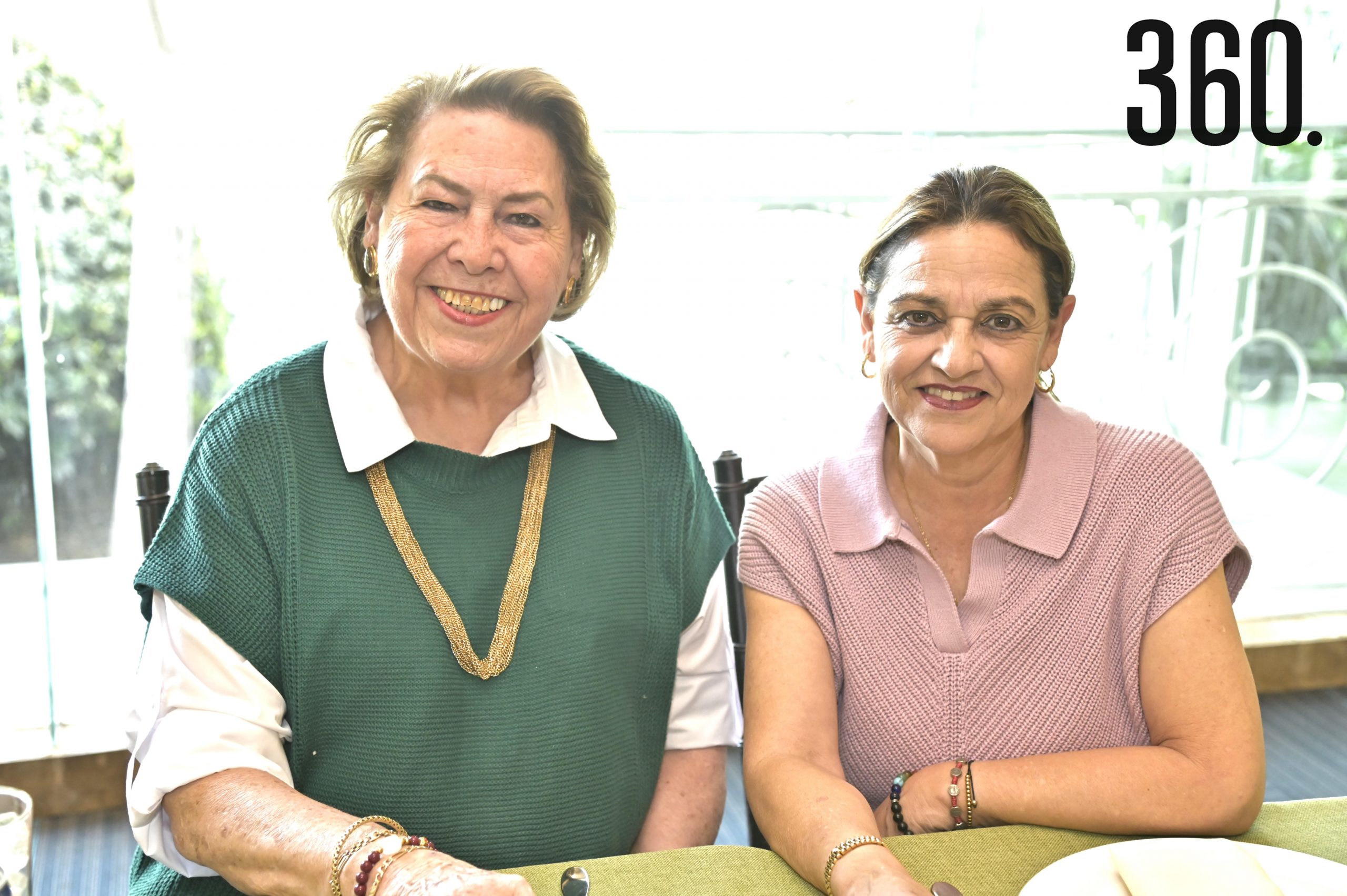 Conchita de Valle y Thelma Aragón.