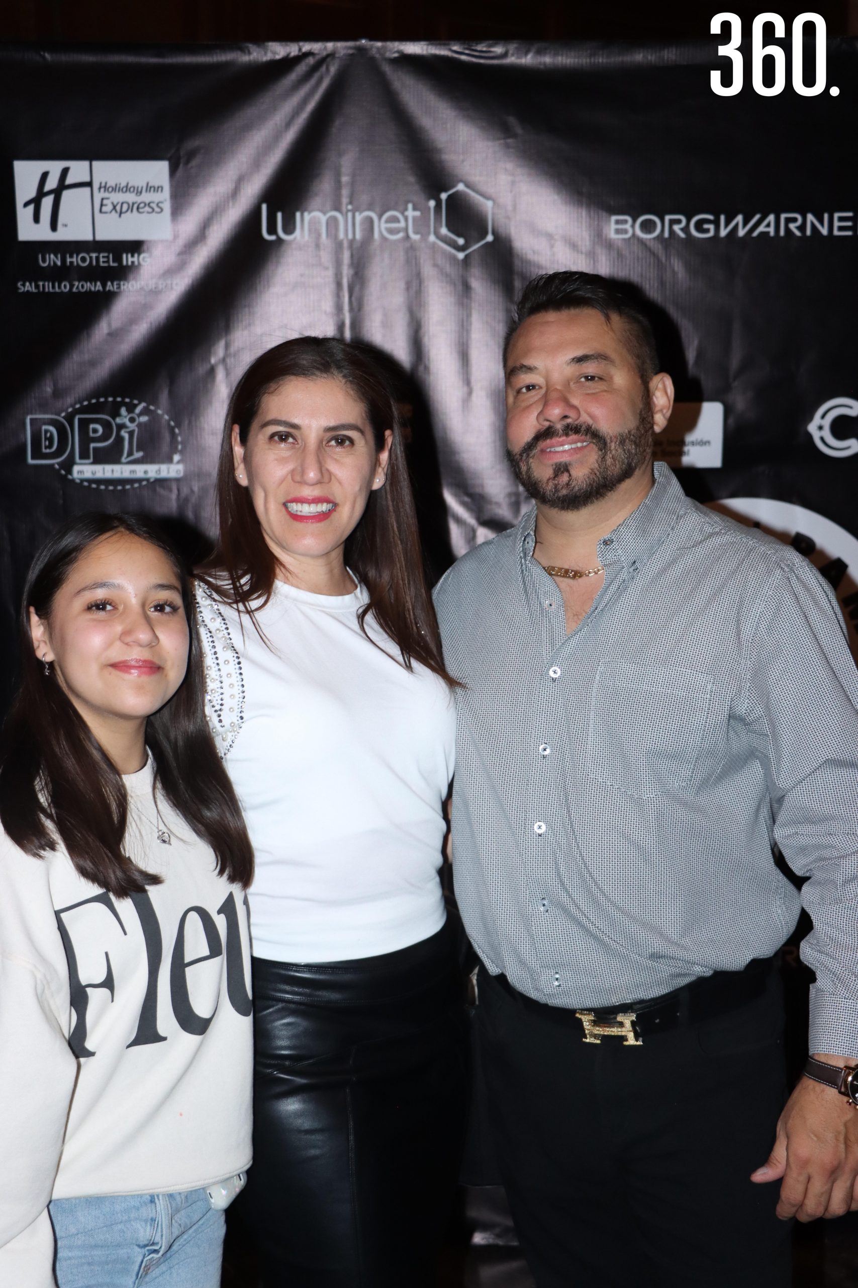 Fernanda Ramos, Anahí Corral y Roberto Ramos.