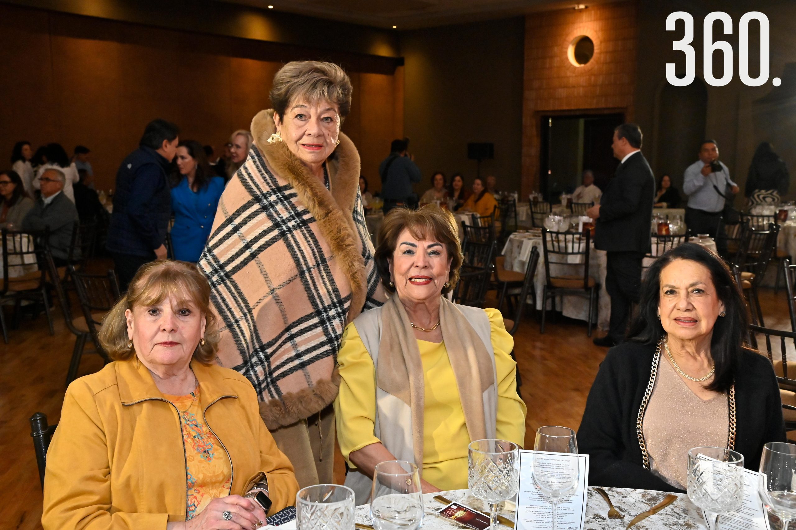 Jesu Cepeda, Bertha Miranda de Rodríguez, Rosa Amelia Espinoza y Natalia Fuentes del Valle.