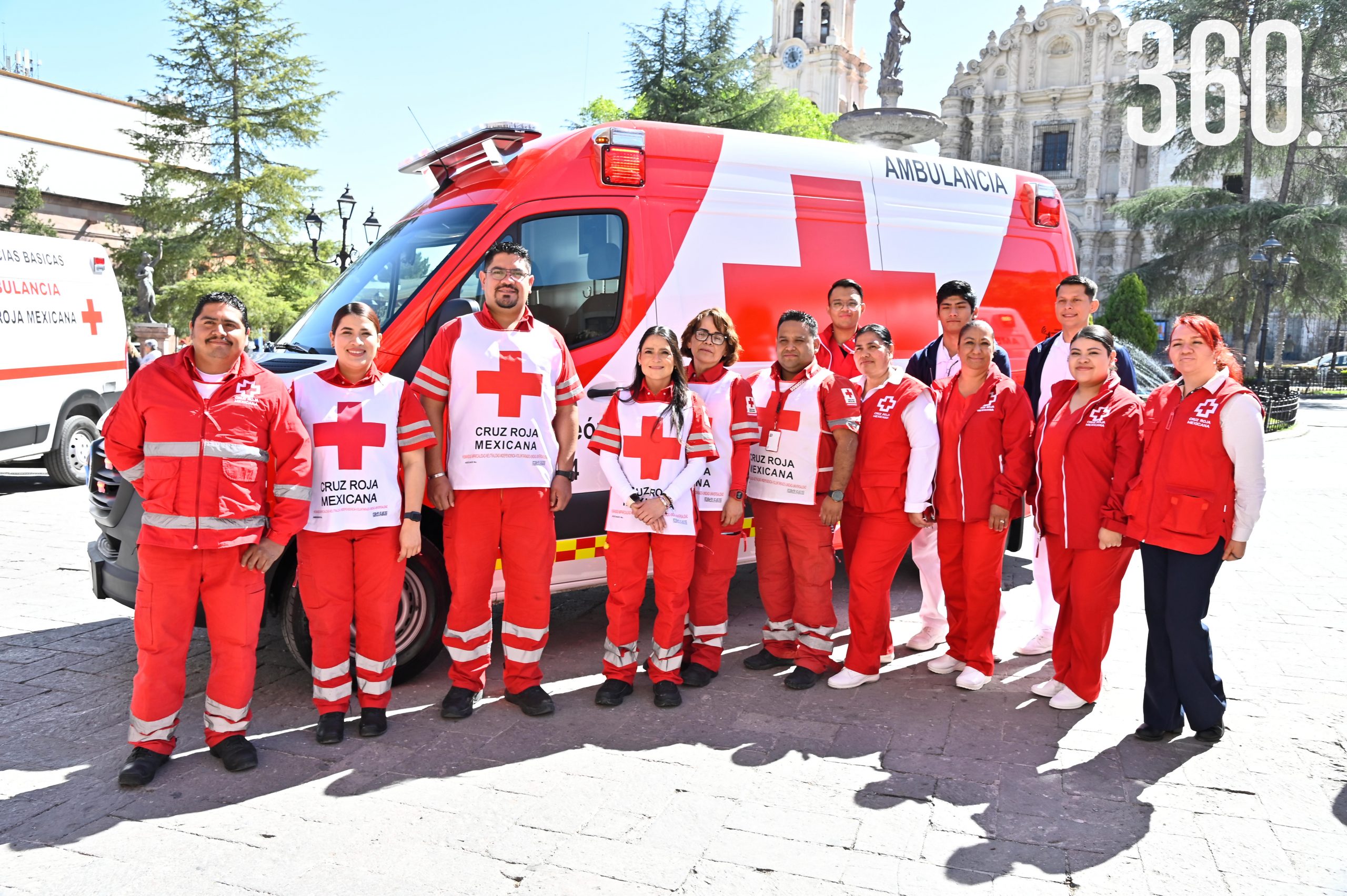 Equipo de paramédicos de la Cruz Roja.